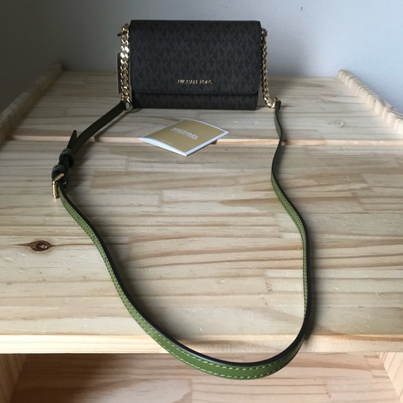 Michael Kors Purse🎈🎈 - Picture 2 of 12